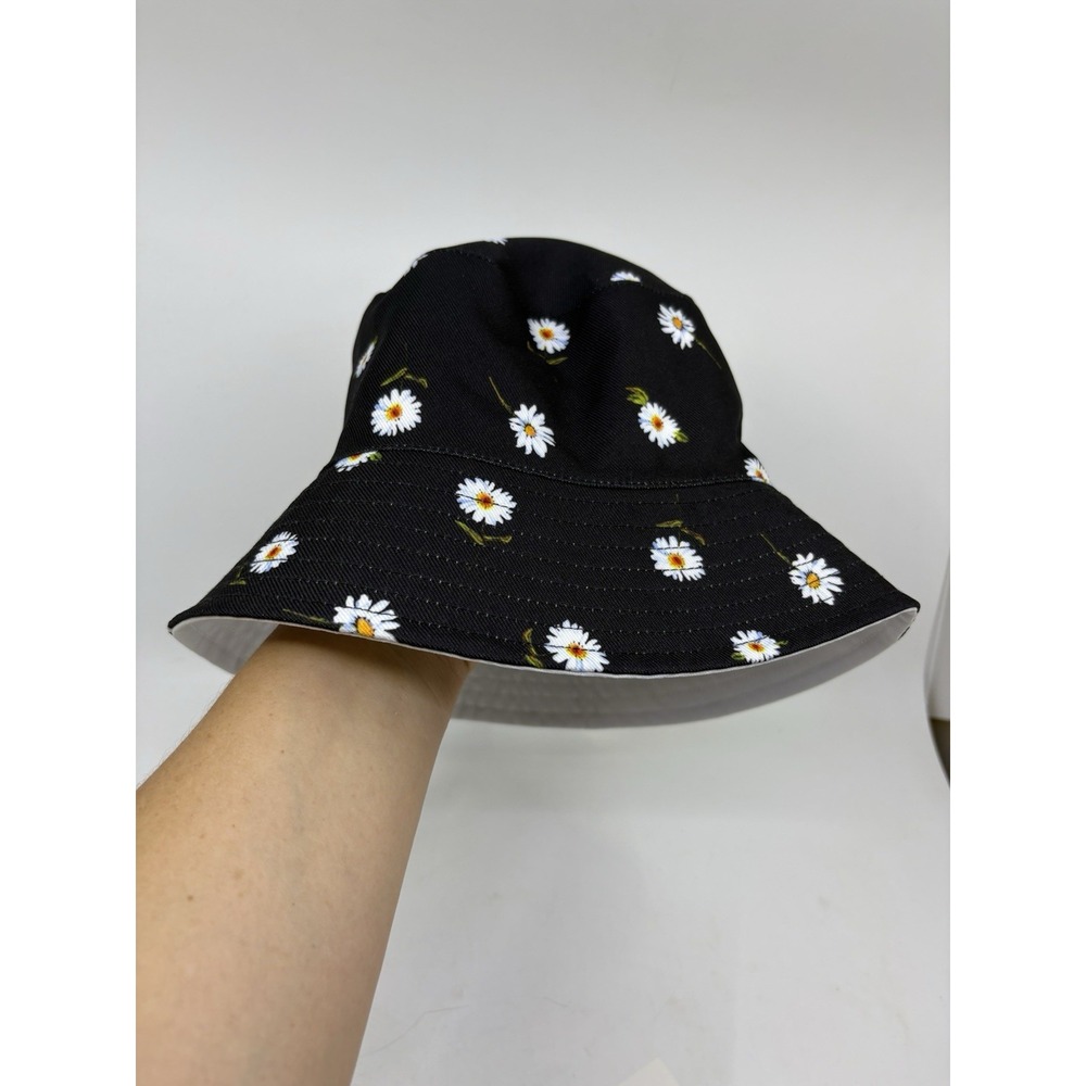 Alice + Olivia Reversible Bucket Hat Womens One Size OS Black Daisy Flower NWT